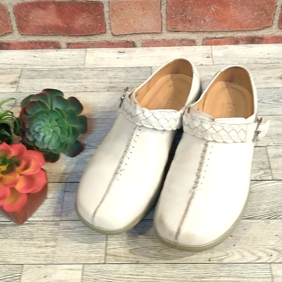 Hotter Magical White Leather Mules With Hand Plaited Strap Sz 9 1/2 - Picture 1 of 9